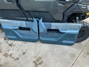 88-94 CHEVY SILVERADO SUBURBAN TAHOE GMC SIERRA MANUAL BLUE DOOR PANELS  (READ) - Picture 1 of 16