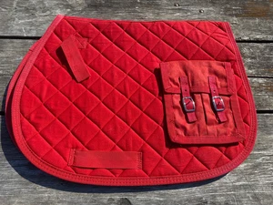 Lightly used red English trail pad w/pockets VGC - Picture 1 of 3