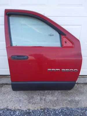 Dodge Ram 2003 2004 lado del pasajero puerta delantera derecha roja 1500 2500 3500 Foto 1 de 4