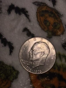 1776-1976 D US Dollar Coin - Picture 1 of 3