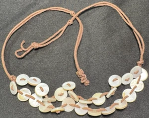 Vintage Jewelry Necklace Multi Strand Brown Choker Mop Shell Button Beaded 62 - Foto 1 di 1
