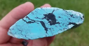 LIGHT BLUE STABILIZED KINGMAN TURQUOISE ROUGH BLACK MATRIX USA 113.4 GRAMS #B14 - Picture 1 of 1