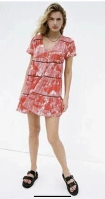 Vestido midi Urban Outfitters naranja y crema en capas Foto 1 de 4