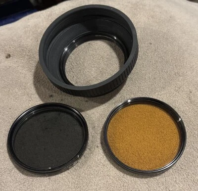 67mm Collapsible Rubber Lens Hood + 67mm Hoya PL Polarizer + Vivitar 85B *3-pcs - Image 1 of 4