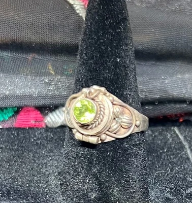 925 STERLING SILVER  Peridot Poison  Ornate Band Ring Size 6.75 - Image 1 of 4