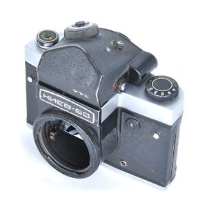 Corps d'appareil photo moyen format Kiev-60 6x4.5 avec détecteur de prisme...