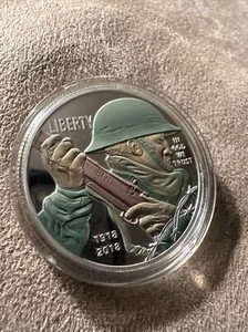 Painted Soldier Military Commerative Coin Featuring The Winning Of World War I - Picture 1 of 7