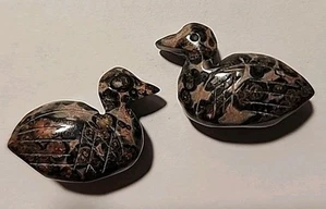 1" Natural Red obsidian Bird Quartz Carved Beads Top Drilled 2 pcs Healing - Picture 1 of 6