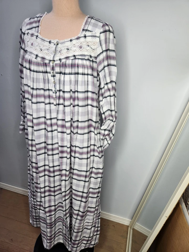 Eileen West 柔软法兰绒睡衣 S 长袖格子花边装饰口袋 全新 — 第 1/4 张图片