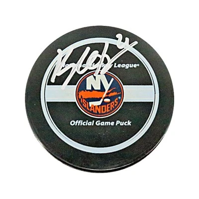 Disco de juego oficial firmado autografiado por Kyle Okposo NY Islanders (Steiner Holo) Foto 1 de 4