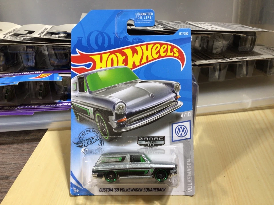 VOLKSWAGEN SQUAREBACK HOT WHEELS ZAMAC 137 CUSTOM '69 Foto 1 de 1