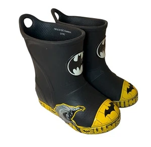 Crocs Bump It Batman Rain Boots Youth Size 8 Black Yellow Glow In The Dark Logo - Picture 1 of 12