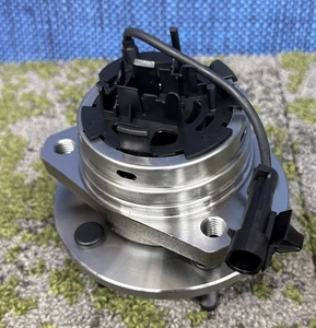 Conjunto de cojinete de cubo de rueda delantera para Chevy Malibu Pontiac G6 Saturn Aura 04-12 - Imagen 1 de 1