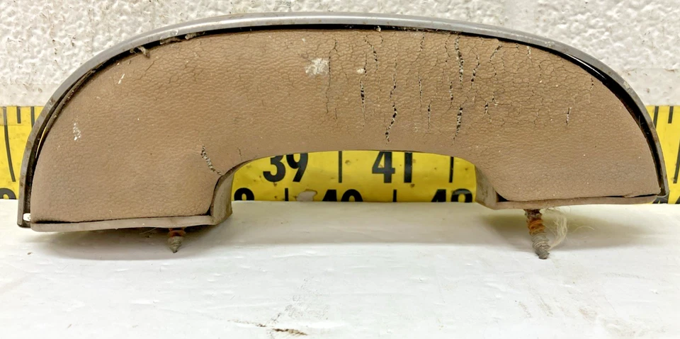 Manija interior de puerta trasera usada OEM GM LH 1958 Oldsmobile 88 Holiday 4 puertas (663) Foto 1 de 4