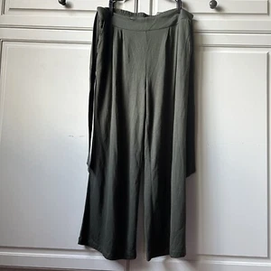 Neu mit Etikett Matilda Jane grüne Hose weites Bein Gürtel elastischer Bund Taschen Croppe Größe L - Bild 1 von 13