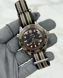 Omega Seamaster No Time to Die James Bond Herrenuhr 210.92.42.20.01.001 - Bild 1 von 10