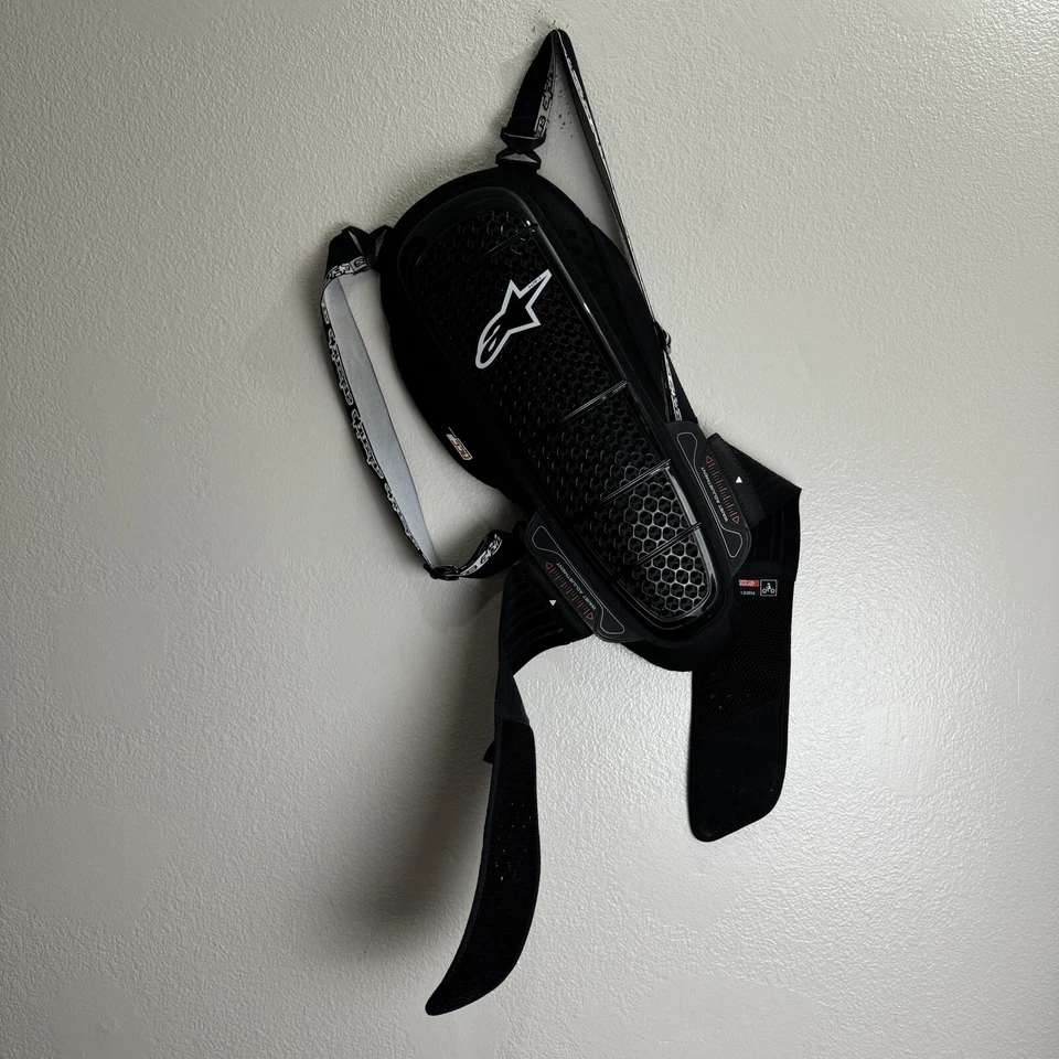 Protector trasero Alpinestars Nucleon KR-1 celda todoterreno motocicleta tamaño pequeño Foto 1 de 4