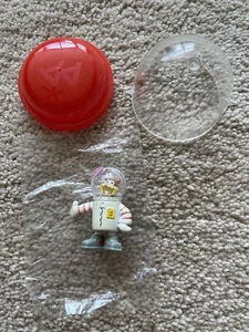 Minifigura Sandy Cheeks de la máquina expendedora de pantalones cuadrados de Bob Esponja. - Imagen 1 de 3