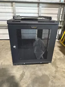 StarTech Server-Rack-Schrank mit belüftetem Kragarmregal & Rolle geschlossen abschließbar - Bild 1 von 10