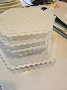 Wilton Cake Separator Plates Octagon Scalloped Edges (5) - Picture 1 of 1