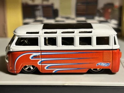 Autobús VW Volkswagen Serie LE 1/64 RR’s 100 % Hot Wheels rojo/blanco altamente detallado Foto 1 de 4