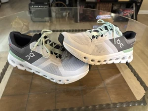 On Running Shoes Mens Size 11.5 White Gray Cloudrunner 2 CloudTec Swiss Support - Picture 1 of 16