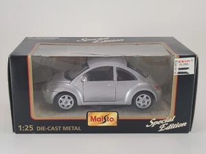 Maisto 1:25-Scale Volkswagen New Beetle 1999 | Silver | MIB - Picture 1 of 6