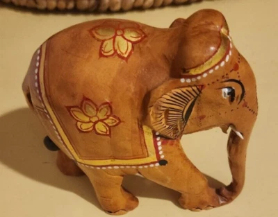 Estatueta de elefante de madeira vintage original antiga esculpida à mão pintada - Imagem 1 de 3