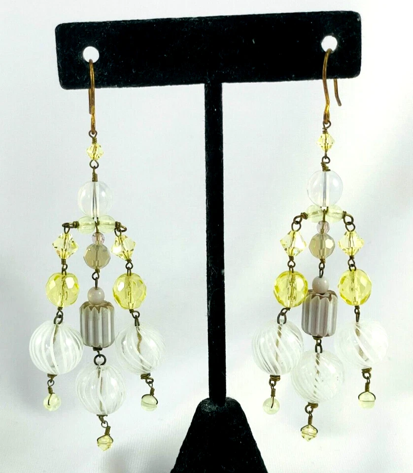 Pendientes araña de cuarzo limón a rayas blancas de vidrio soplado con cuentas Foto 1 de 4