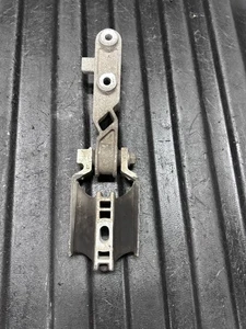 VOLVO V60 Engine Mount 31430509 Diesel 2019 - Picture 1 of 5