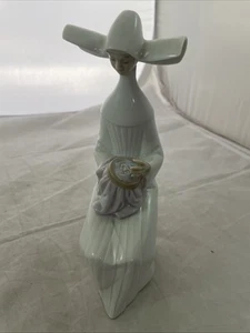 Retired Lladro "A Time to Sew Nun (White)" # 5.501 - Picture 1 of 11