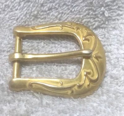 Hebilla de cinturón de repuesto pequeña dorada grabada occidental gran forma utilizable Foto 1 de 4