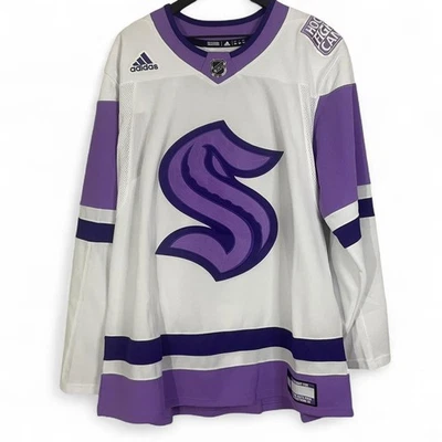 Camiseta Adidas Auténtica XL Seattle Kraken Hockey Fights Cancer Para Hombre 54 Púrpura Foto 1 de 4