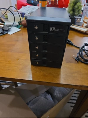 Disco duro Oyen Digital Mobius 5 bahías FireWire 800, eSATA, USB 3.0 Raid Foto 1 de 2