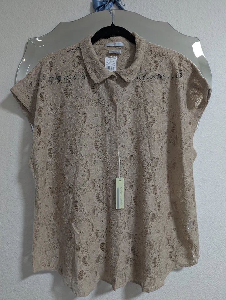 Blusa Van Heusen Top XXL Renda Floral Bronzeada Manga Curta com Botões 2X - Imagem 1 de 4