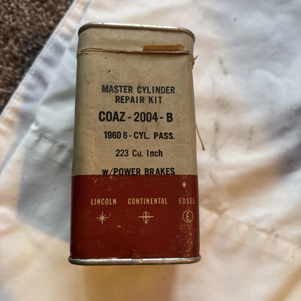 Kit de reparación de cilindro maestro FoMoCo NOS COAZ-2604-A 1960 paso 8 cilindros Ford coches Foto 1 de 4