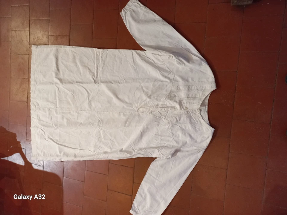 Chemise ancienne femme.20ème siècle. Coton; grandes  manches - Photo 1/1