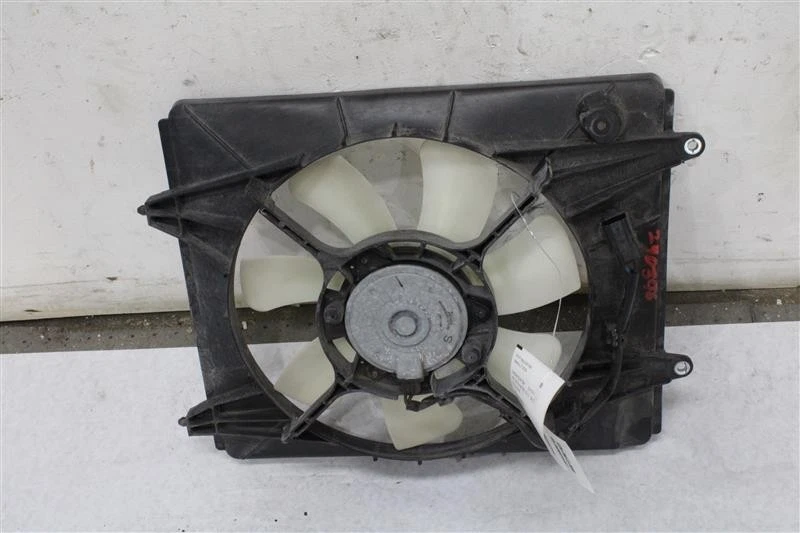 RADIATOR FAN ASSEMBLY Honda CR-V 2012 12 2013 13 2014 14 Right 1368053 - Изображение 1 из 4