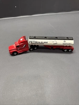 Maisto Kid Connection Highway Movers Ford Aeromax Dino petrolero semi Foto 1 de 4
