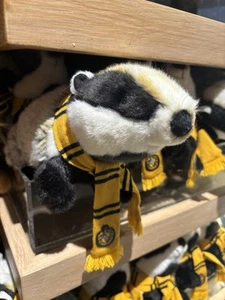 Peluche Hufflepuff Badger Casa Mascota Harry Potter Universal Studios Nuevo con Etiquetas - Imagen 1 de 1