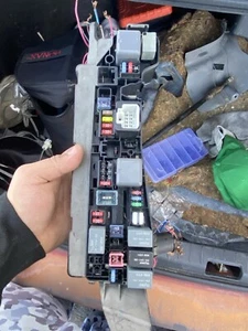 2003 2004 2005 2006 2007 2008 Toyota Corolla Fusebox Fuse Box Relay OEM - Picture 1 of 5