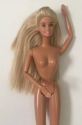 Barbie Generación Niña Muñeca Danza y Ranura Palanca Desnuda Foto 1 de 4