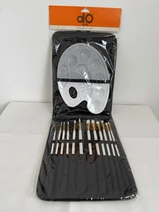 o Arts Artículos de Arte 12 Nylon Brushes with Palette Tray - Picture 1 of 11