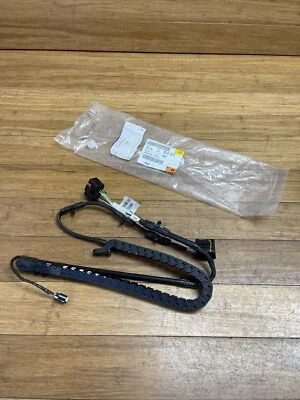 Volkswagen Routan 2011 guía de puerta corredera trasera izquierda OEM 7B0971301K Foto 1 de 4