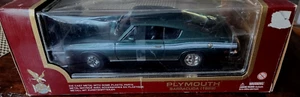 Plymouth Barracuda 1969 Road Legends 1:18 MOPAR Green Die-Cast Metal Collection - Picture 1 of 6