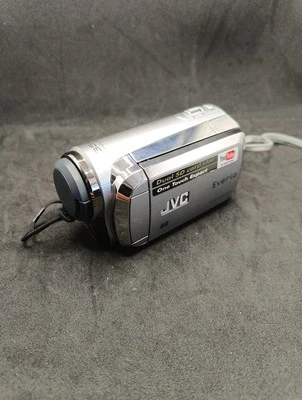 JVC Camcorder Everio GZ-MS95SE *Silber* Display Defekt* Ersatzteil*  - Bild 1 von 4