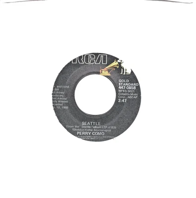 Perry Como:   Seattle / It's Impossible  .. 45 RPM 8246 - Image 1 of 3