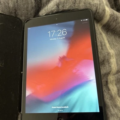 Apple iPad Mini 2 2nd -32GB- Silver (Wi-Fi Only) A1489 - Image 1 of 3