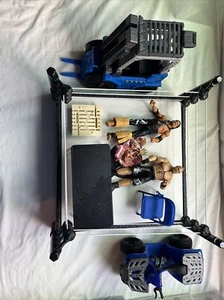 WWE Mattel WWF RAW NWO Smackdown Wrestling Ring Arena 2010 con accesorios - Imagen 1 de 7