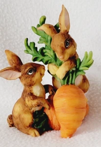 2 Resin Easter Bunnies with Carrots, Approx. 4" Tall, MINT Condition - Picture 1 of 5